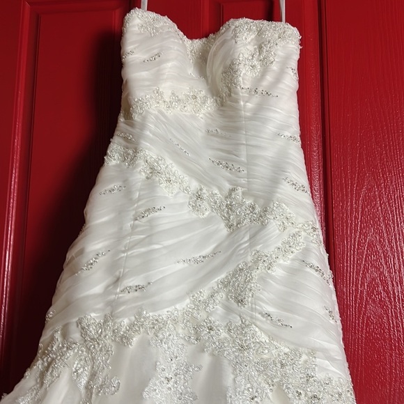 Alfred wedding gown size 2 - Picture 3 of 8